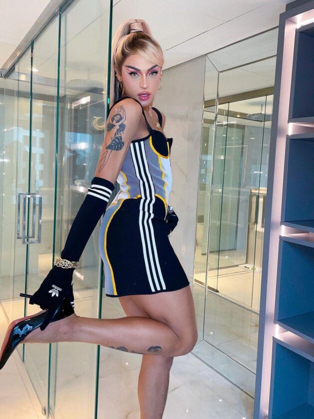 O rabo de cavalo à la Ariana Grande é tendência para 2021