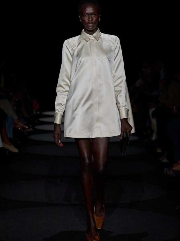 NYFW verão 2024: 10 tendências e mais uns pitacos Look tendência da NYW verão 2024.