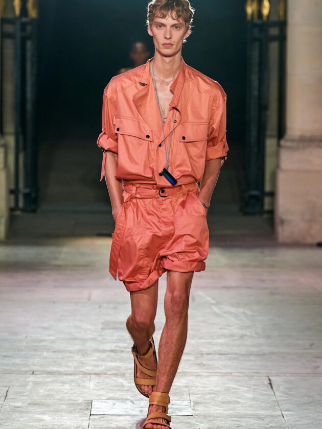 No verão 2022, Isabel Marant vai a praia