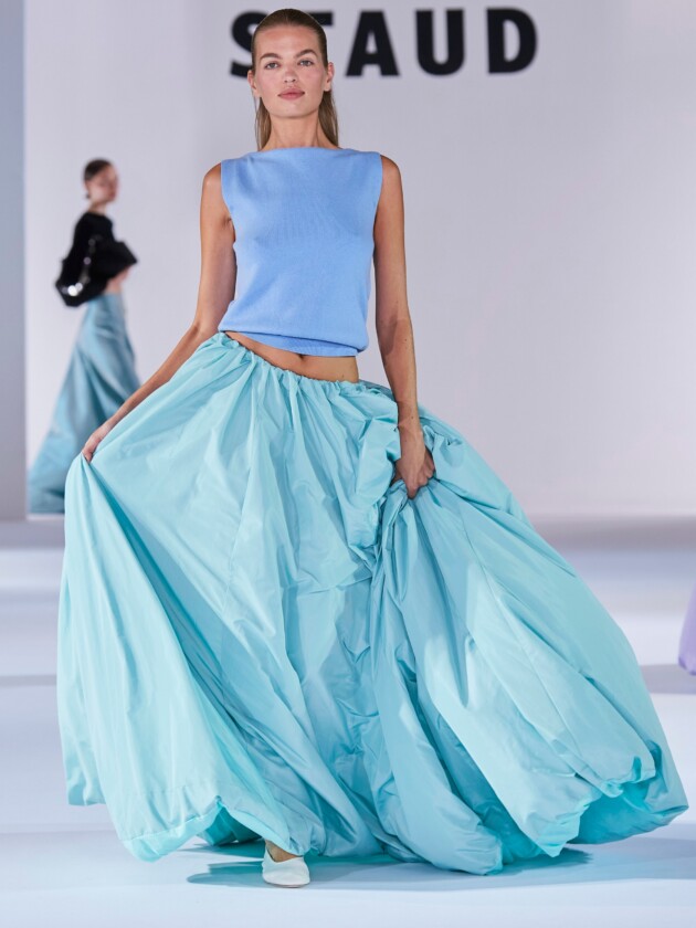 NYFW verão 2024: 10 tendências e mais uns pitacos Look tendência da NYW verão 2024.