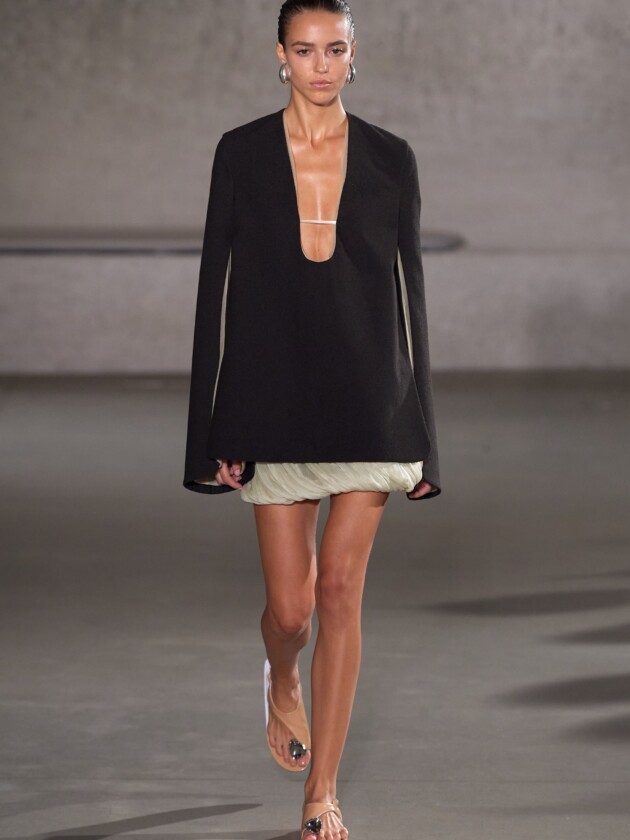 NYFW verão 2024: 10 tendências e mais uns pitacos Look tendência da NYW verão 2024.