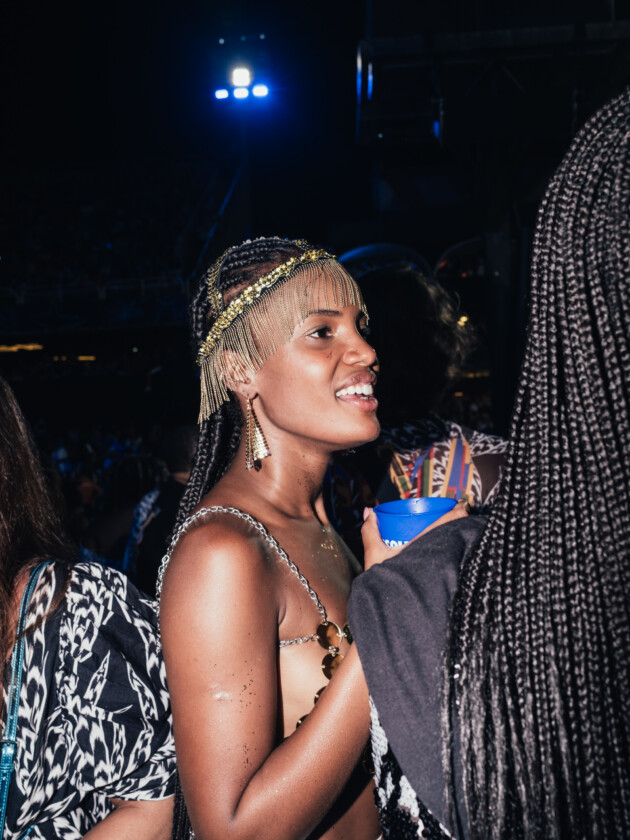 ELLE na Sapucaí: um olho no camarote da moda, outro na avenida!