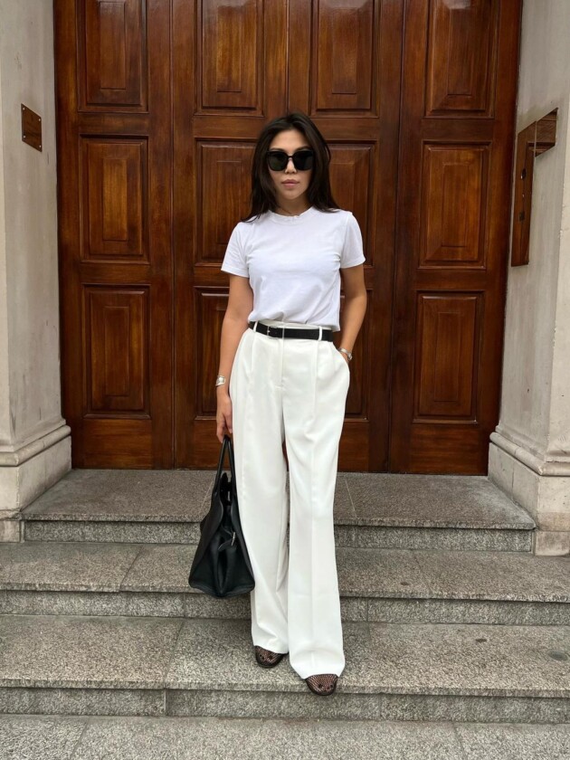 Não suporta sapatilhas? Tudo bem, mas já experimentou essas novas versões? Sapatilha da Alaïa é usada com camiseta branca e calça de alfaiataria off-white