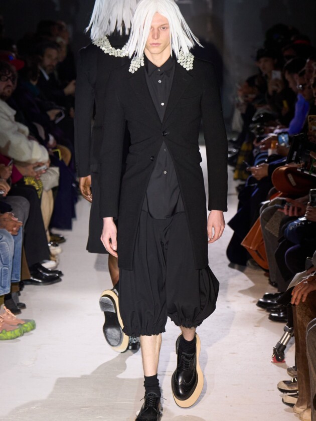 Guia de tendências masculinas: inverno 2024 Comme des Garçons Homme Plus, inverno 2024.