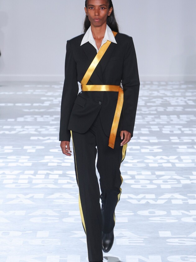 NYFW verão 2024: 10 tendências e mais uns pitacos Look tendência da NYW verão 2024.