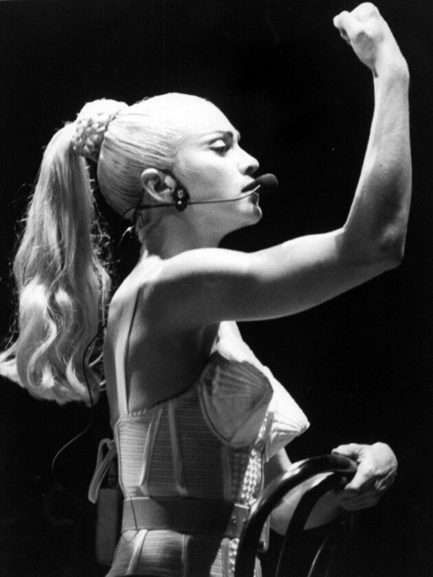 O rabo de cavalo à la Ariana Grande é tendência para 2021