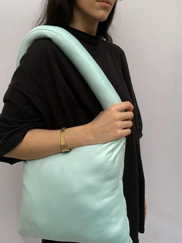 O boom das bolsas divertidas que estão por toda a parte Bolsas divertidas: a Futurona é especialista nas bolsas puffer, que parecem almofadas