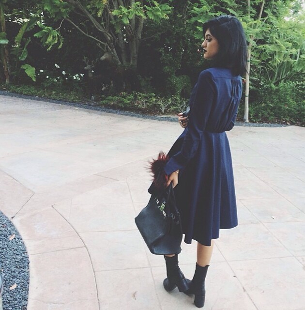 A evolução do estilo de Kylie Jenner Kylie Jenner abusava das cores sóbrias em seu guarda roupa em 2014