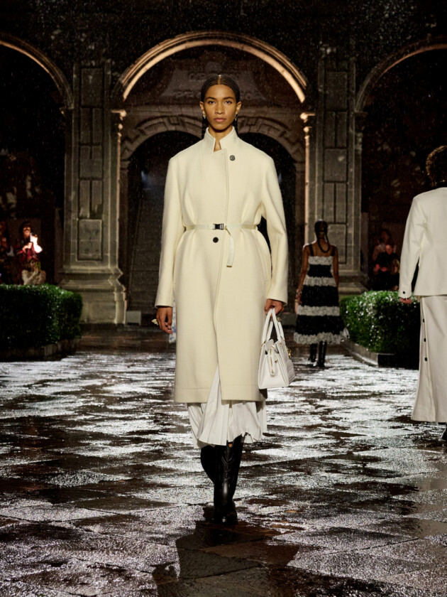 O que levou a Dior a desfilar a coleção de cruise 2024 no México?