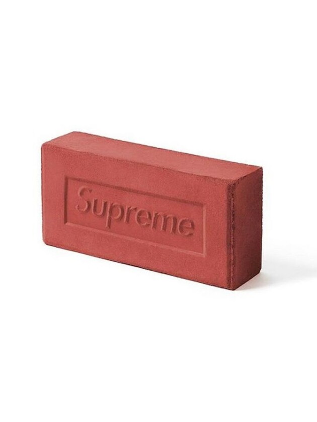 A história da Supreme, marca de streetwear que mais flerta com o luxo