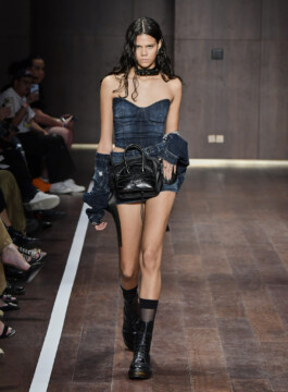 Das passarelas ao BBB 23, o corset é pop Corset no desfile da Ellus, SPFW N54, moda brasileira