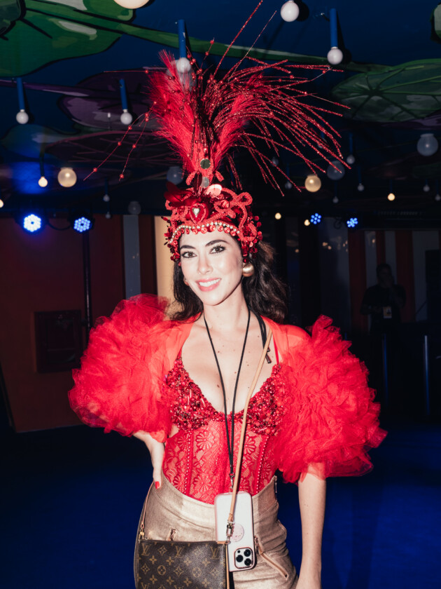 ELLE na Sapucaí: um olho no camarote da moda, outro na avenida!